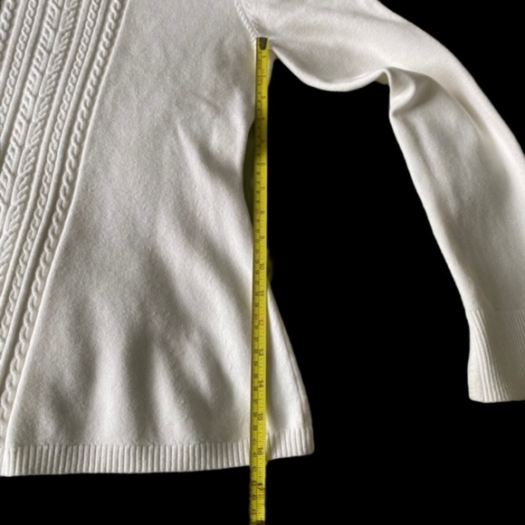 BCBGMaxAzria Ribbed Knit White Sweater Stretch Soft Long Sleeves Size L - Picture 8 of 9